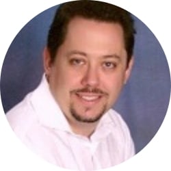 Dr. Aaron Robb Headshot (circle)