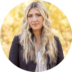 Racheal Howitz Headshot (circle)